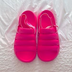 Brand new with tags! Ugg sport yeah sandals